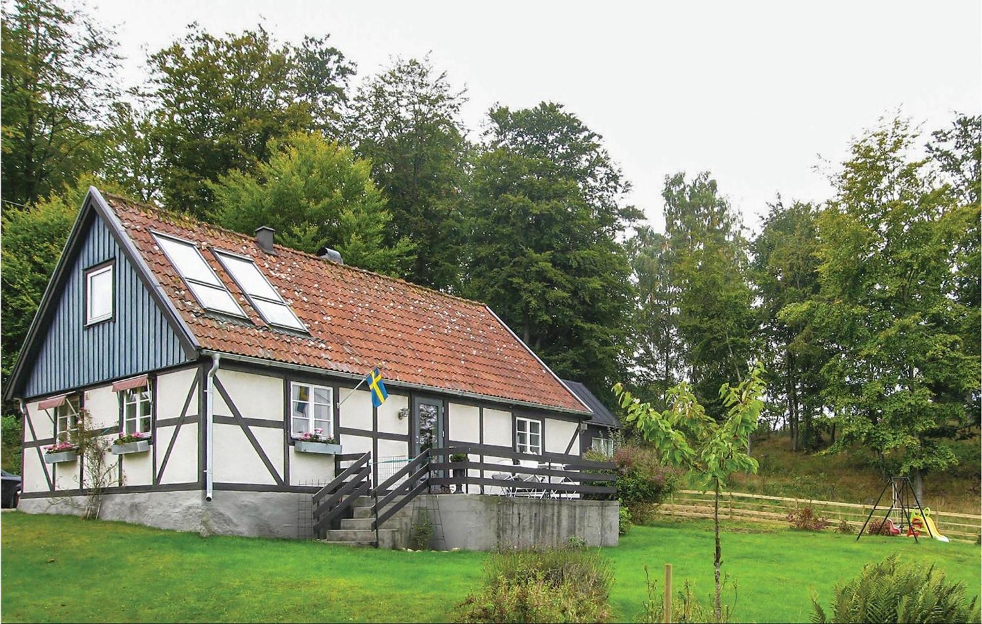 Gorgeous Home In Oestra Soennarsloev With Kitchen Ostra Sonnarslov Eksteriør billede