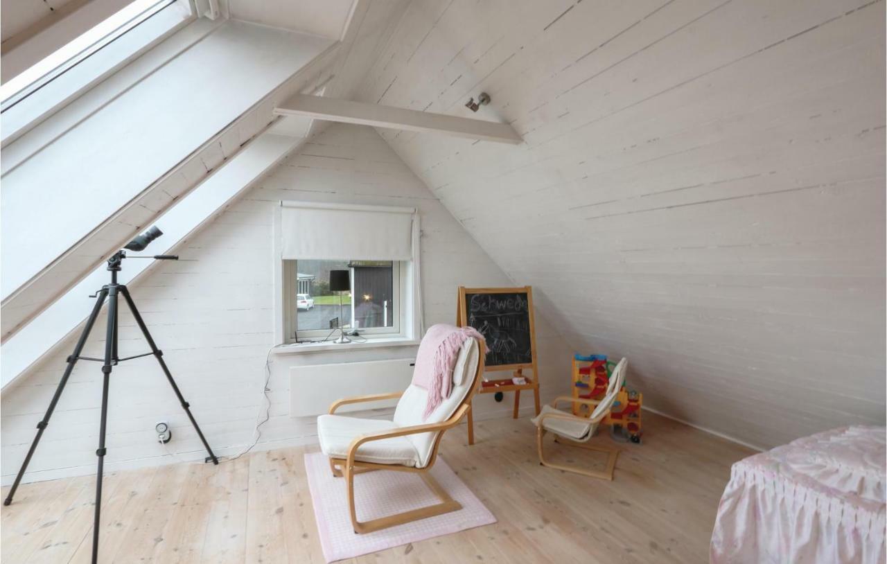 Gorgeous Home In Oestra Soennarsloev With Kitchen Ostra Sonnarslov Eksteriør billede