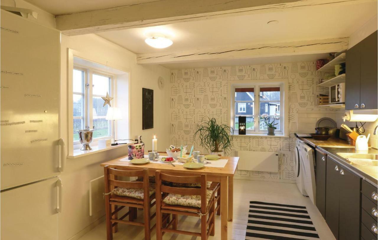Gorgeous Home In Oestra Soennarsloev With Kitchen Ostra Sonnarslov Eksteriør billede